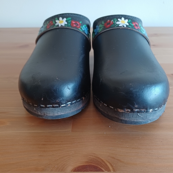 Tessa Clogs, Leather With Floral Embroidery, Made in Sweden, Size 41 - Picture 4 of 11